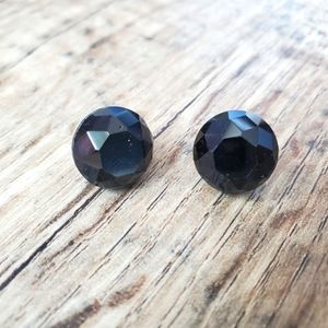 ❤️2/$10 Black glass stud earrings